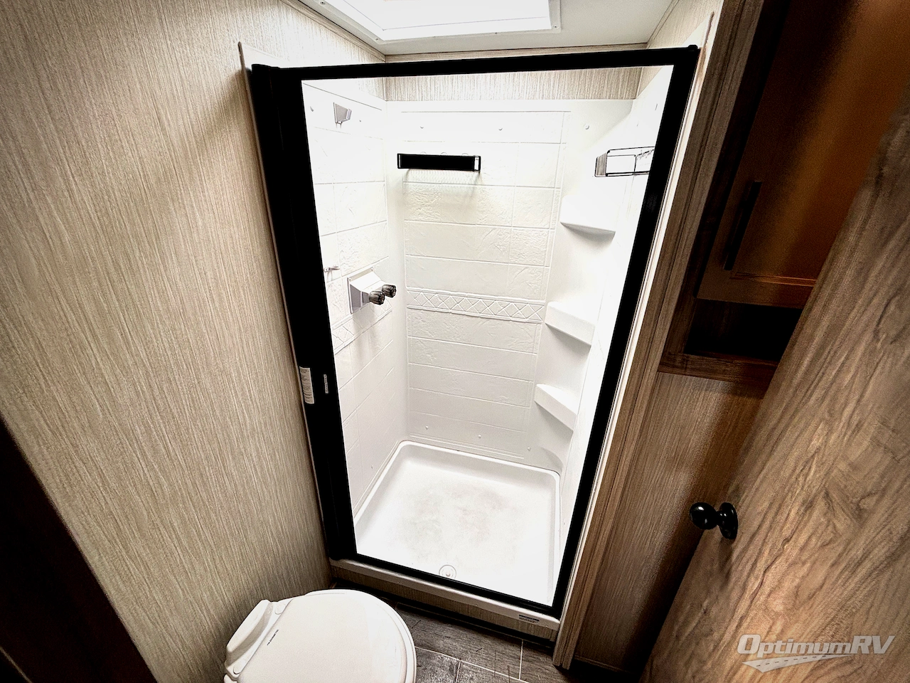 2021 Forest River Cherokee Arctic Wolf 298LB Photo 14