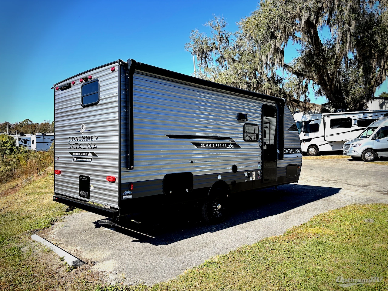 2025 Coachmen Catalina Summit Series 7 184BHSX Photo 2