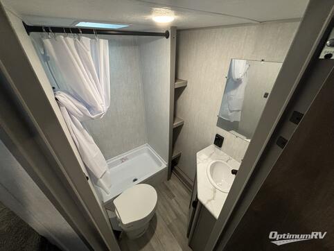 2025 Coachmen Clipper 5K Series 26BH RV Photo 4