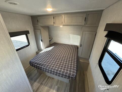 2025 Coachmen Clipper 5K Series 242MK RV Photo 4
