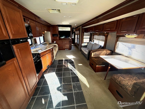 2008 Fleetwood Discovery 40X RV Photo 2