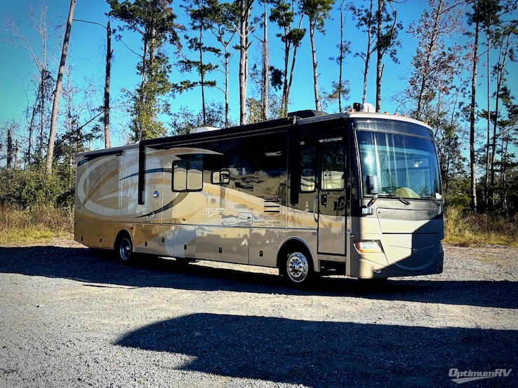 2008 Fleetwood Discovery 40X RV Photo 1
