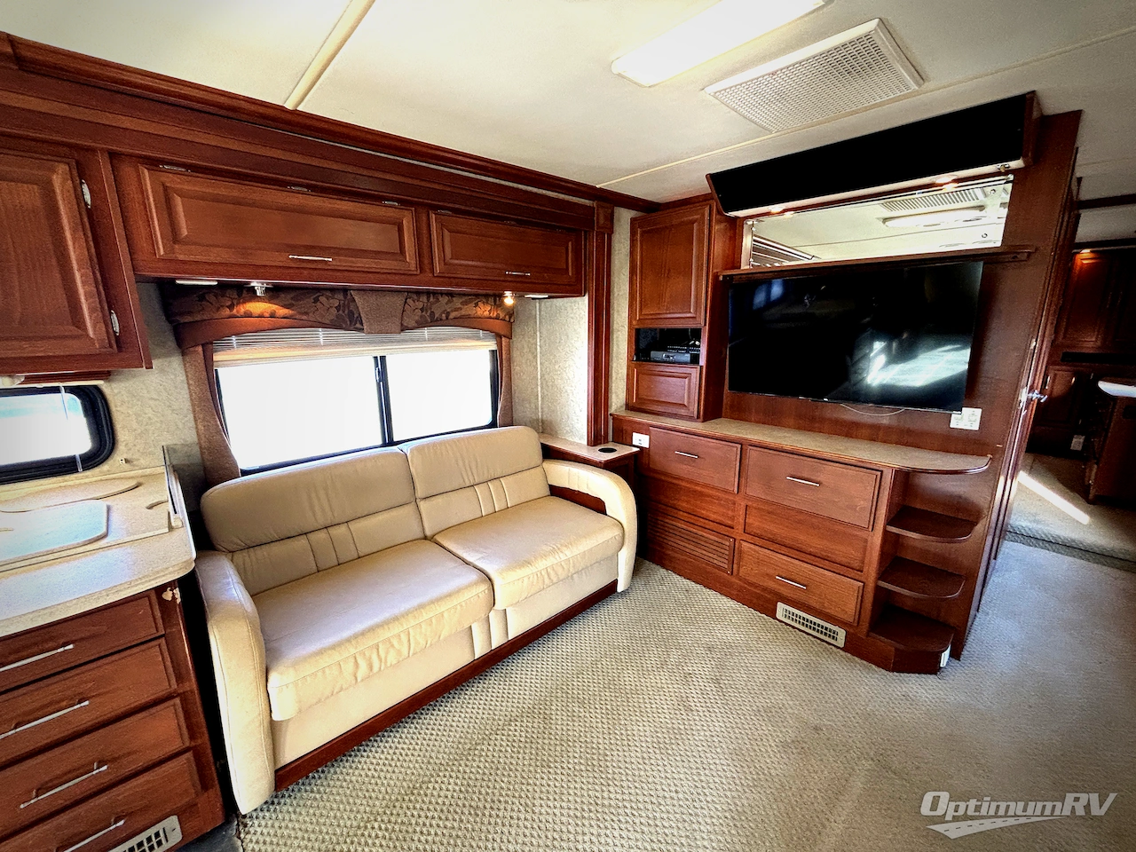 2008 Fleetwood Discovery 40X Photo 7
