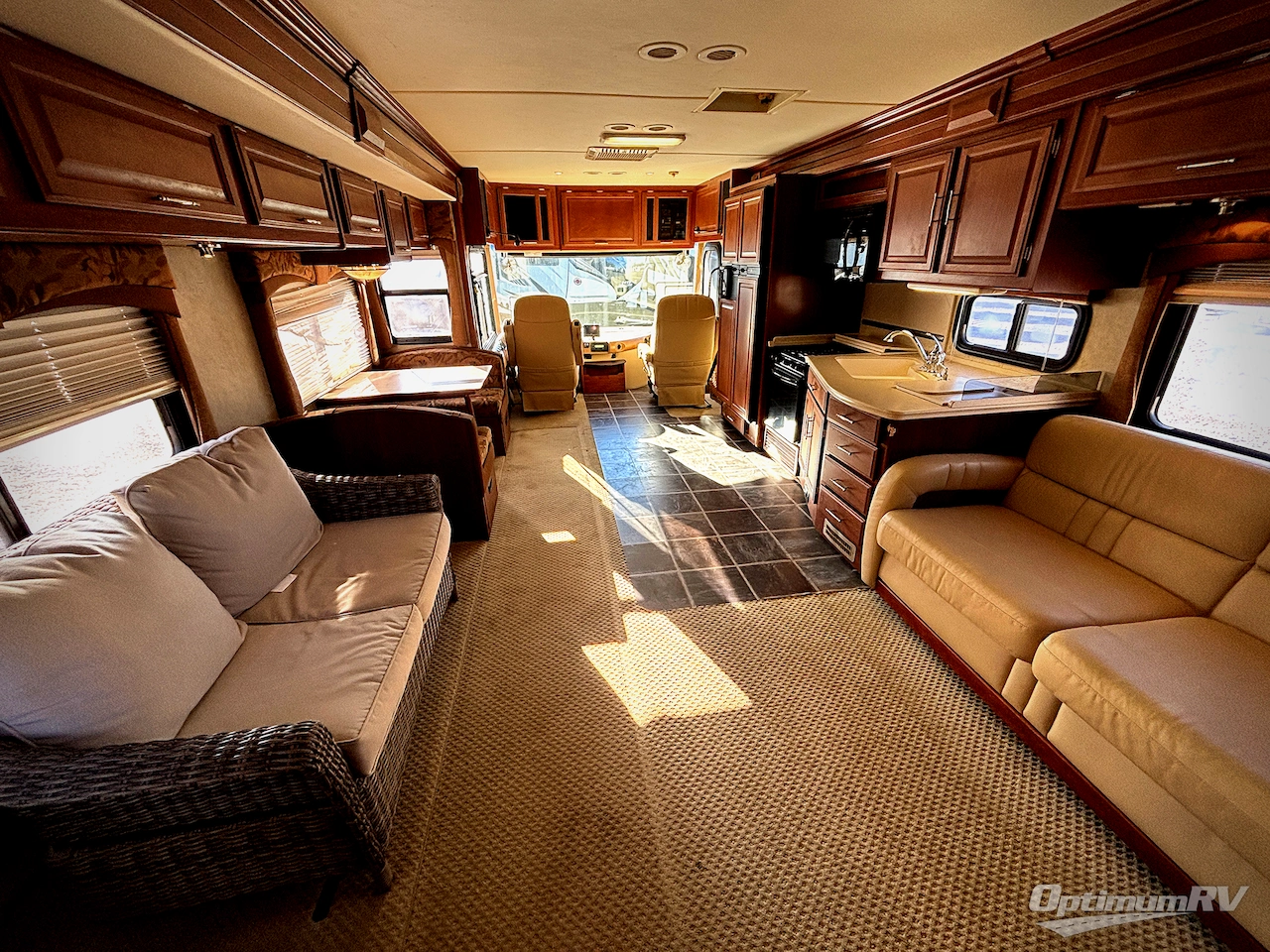 2008 Fleetwood Discovery 40X Photo 12