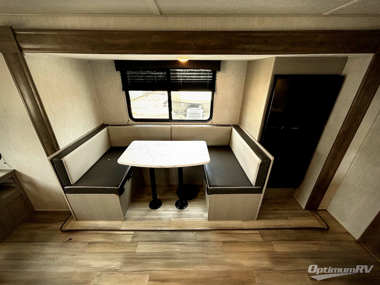 2025 Coachmen Clipper 6K Series 272RLS Photo 7