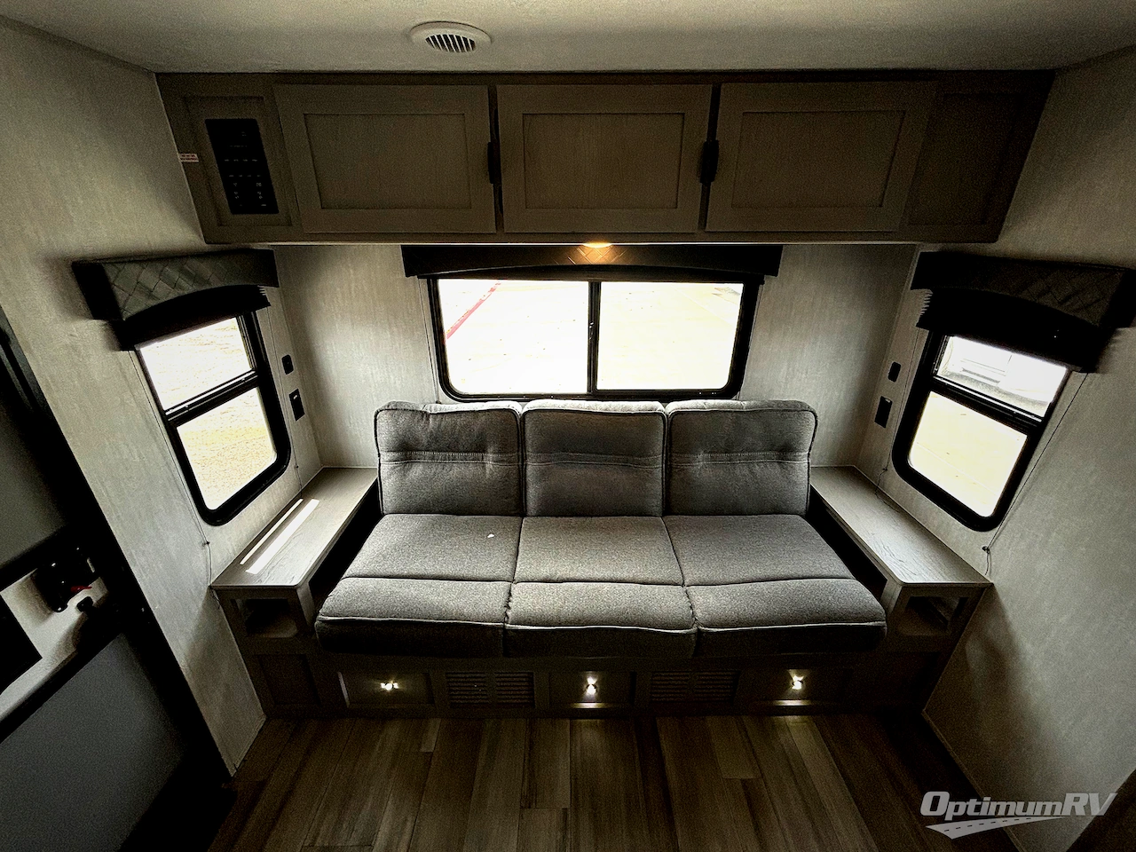 2025 Coachmen Clipper 6K Series 272RLS Photo 6