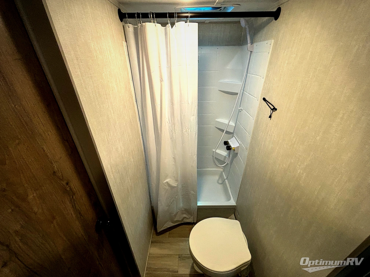 2025 Coachmen Clipper 6K Series 272RLS Photo 13