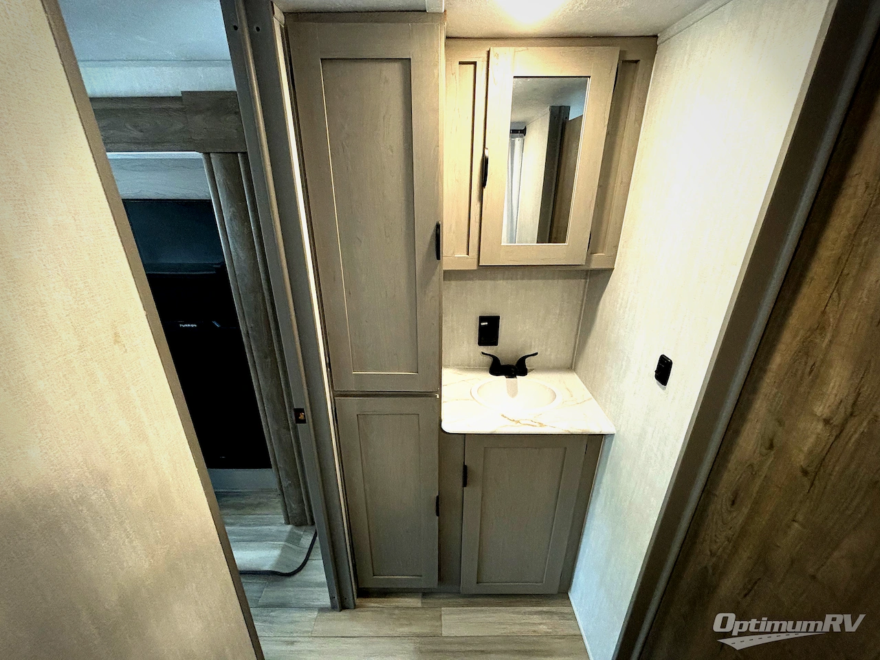 2025 Coachmen Clipper 6K Series 272RLS Photo 12