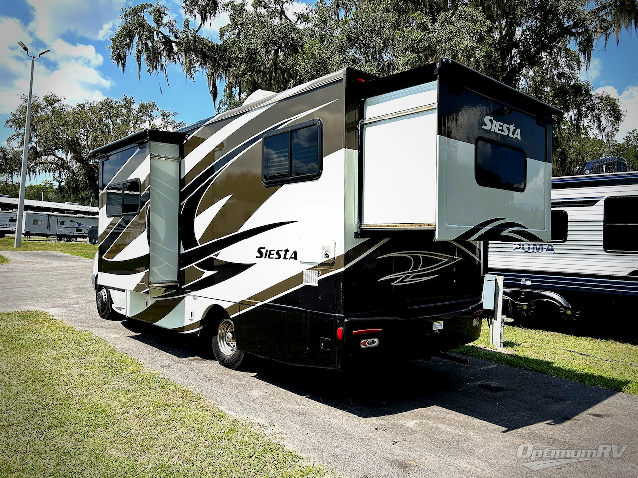 2014 Thor Siesta Sprinter 24SR Photo 3