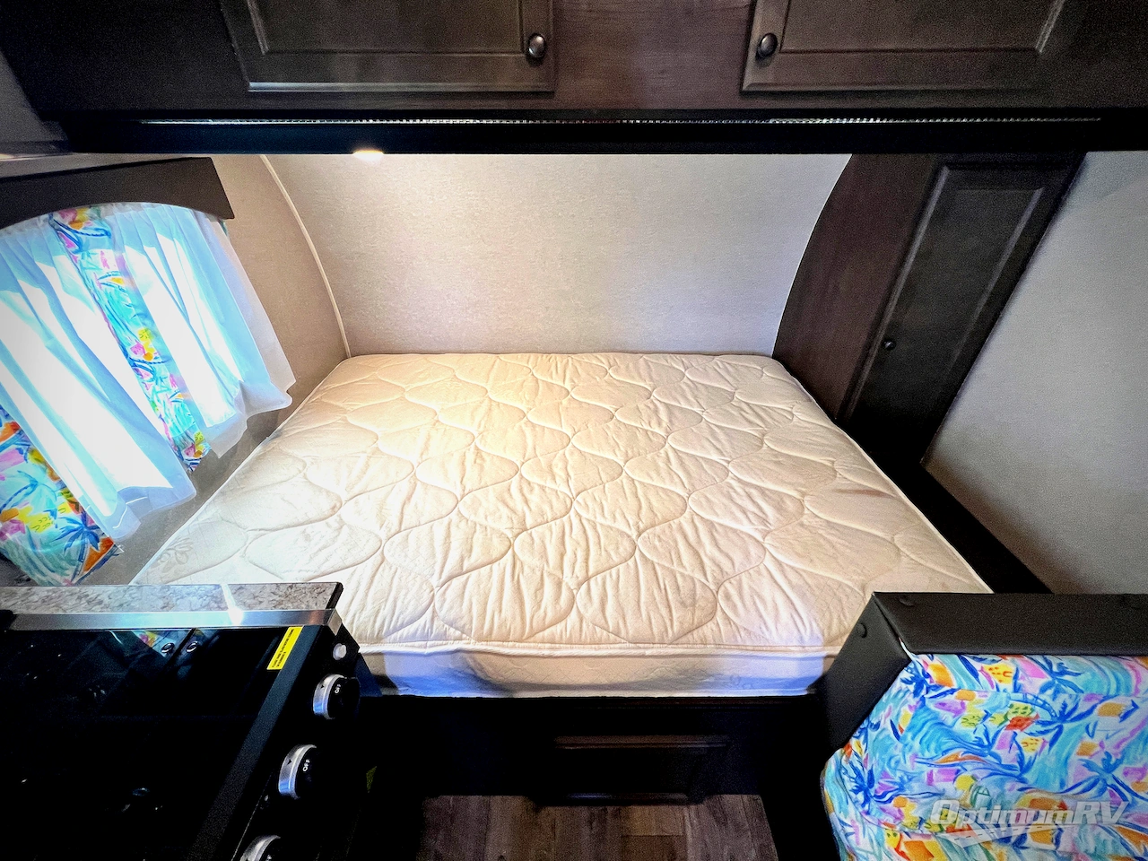 2022 Sunset Park Sun-Lite Classic 16BH Photo 12