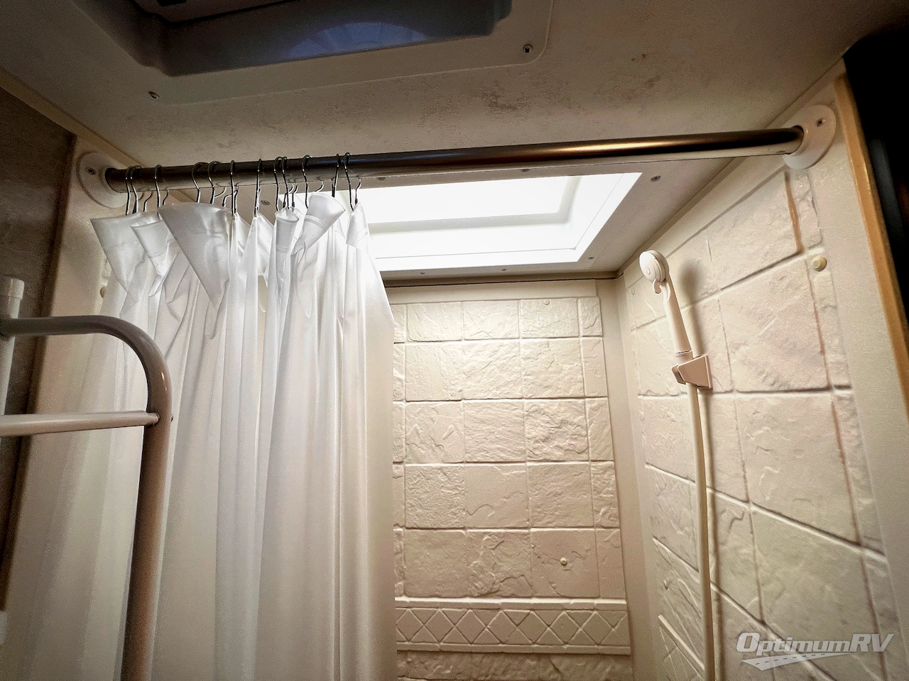 2022 Sunset Park Sun-Lite Classic 16BH Photo 16