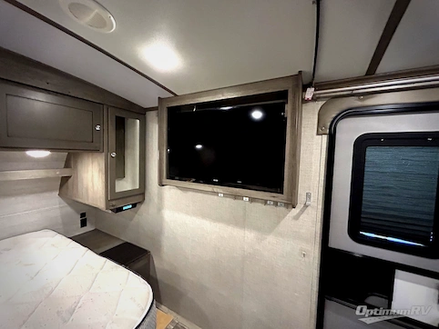2021 Keystone Outback Ultra Lite 221UMD RV Photo 4
