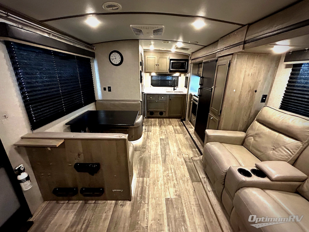 2021 Keystone Outback Ultra Lite 221UMD Photo 4