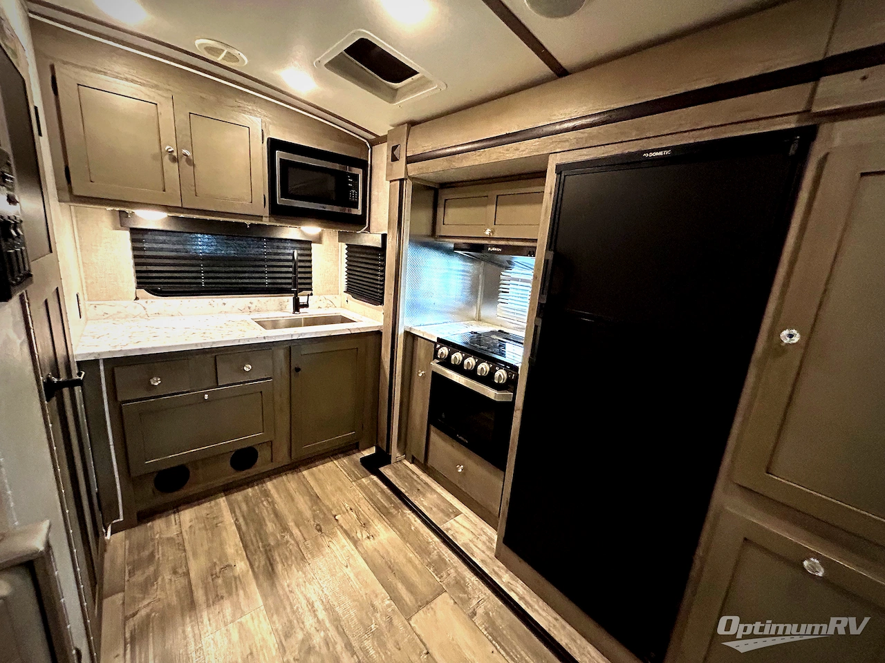 2021 Keystone Outback Ultra Lite 221UMD Photo 6