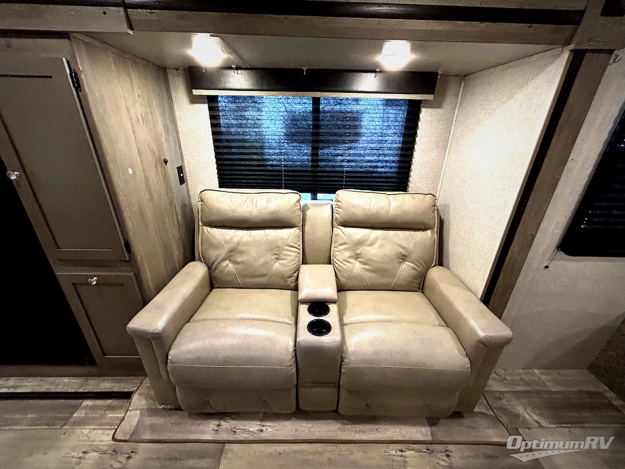 2021 Keystone Outback Ultra Lite 221UMD Photo 12