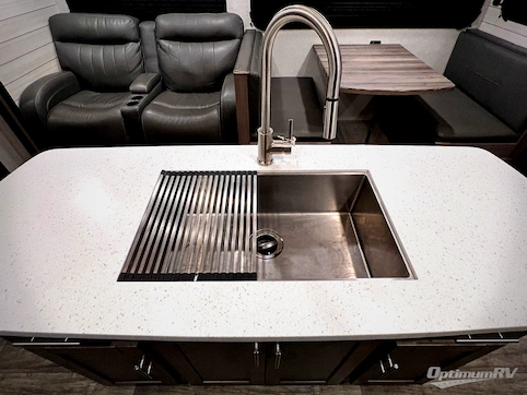 2022 CrossRoads Sunset Trail SS331BH RV Photo 2