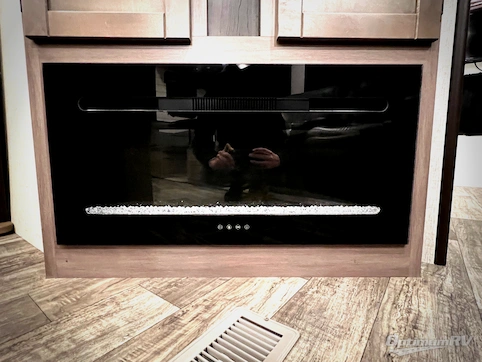 2022 CrossRoads Sunset Trail SS331BH RV Photo 3