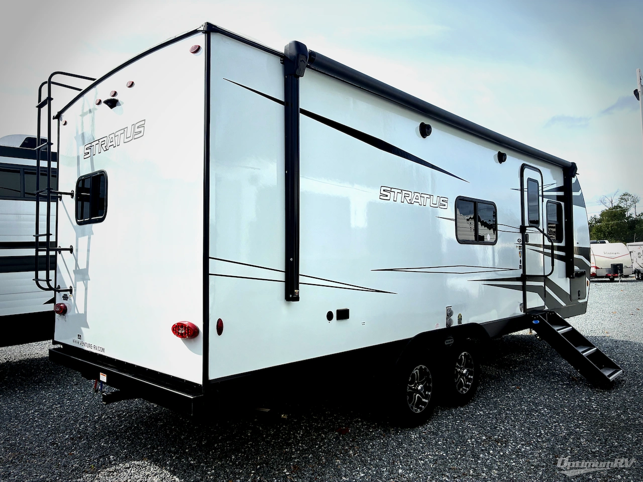 2023 Venture Stratus Ultra-Lite SR221VRK Photo 2