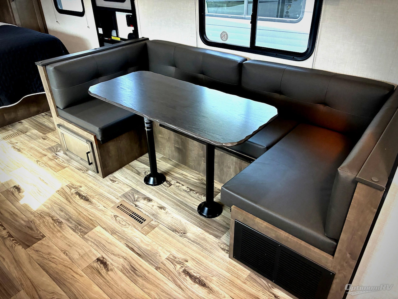 2023 Venture Stratus Ultra-Lite SR221VRK Photo 6