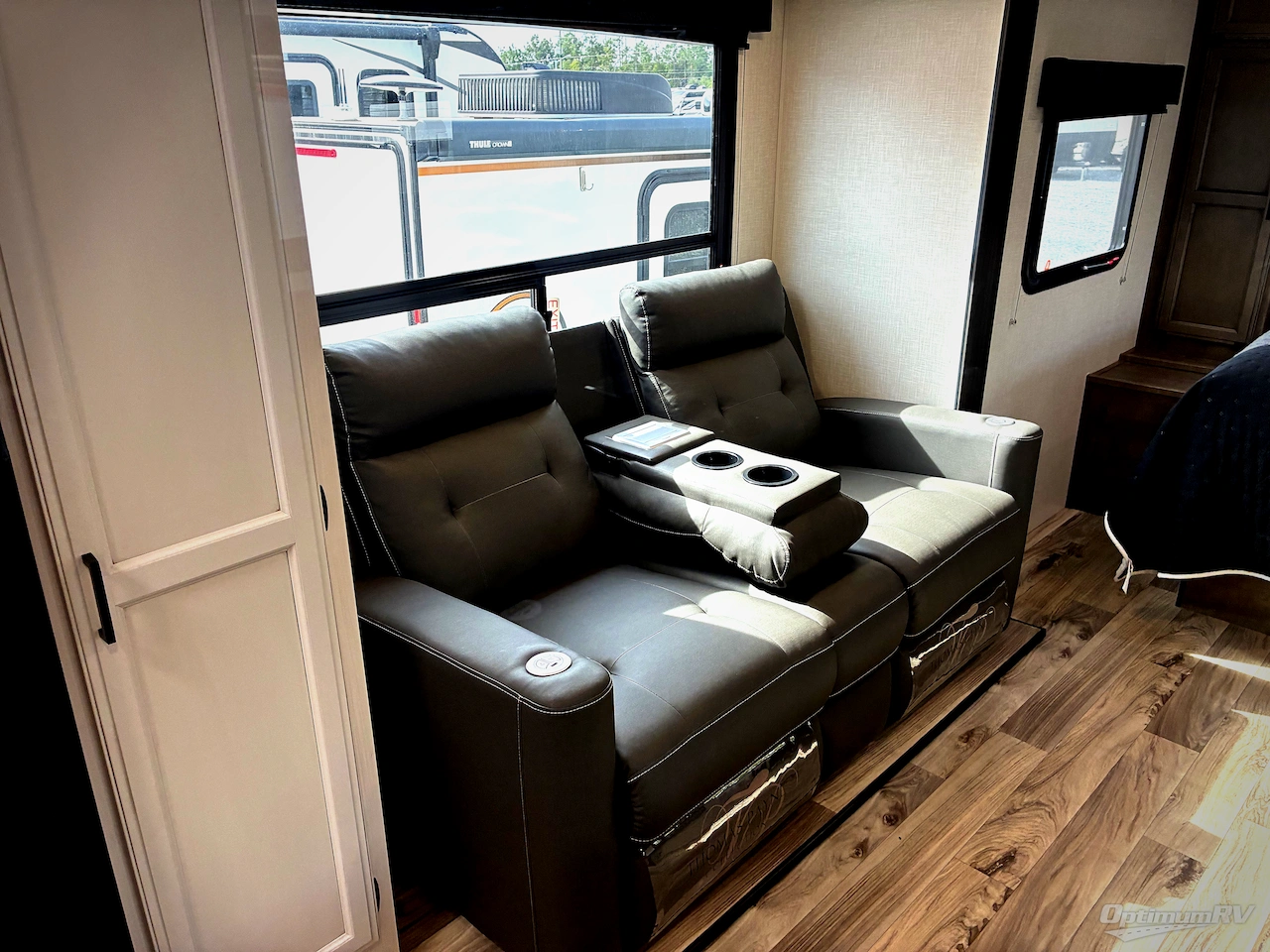 2023 Venture Stratus Ultra-Lite SR221VRK Photo 8