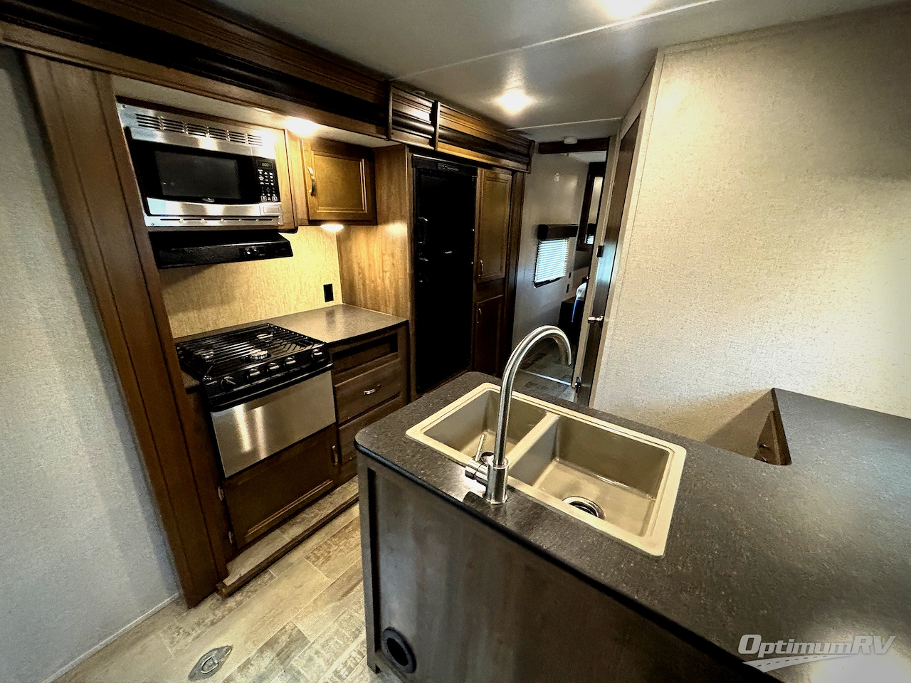 2018 Dutchmen Rubicon XLT 301XLT Photo 6