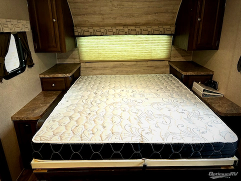 2019 Forest River Flagstaff Micro Lite 25BDS RV Photo 3