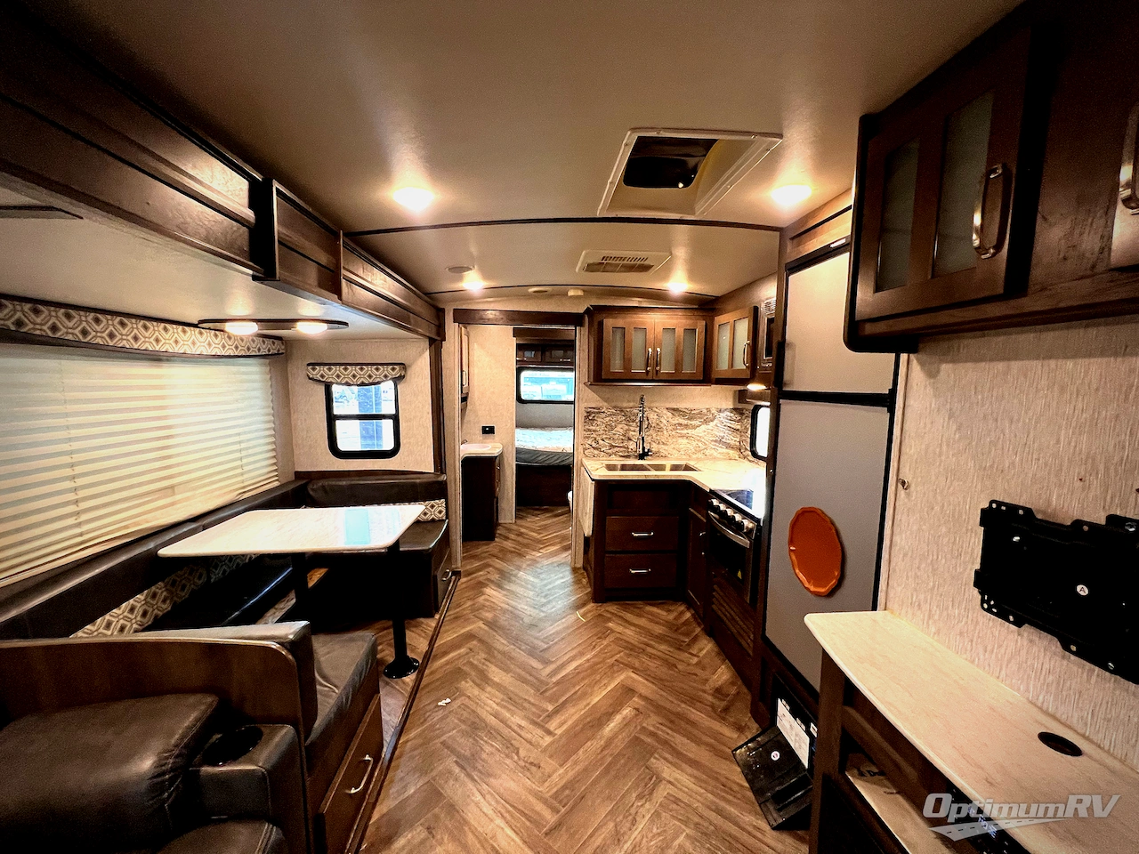 2021 Dutchmen Astoria 3203BH Photo 4