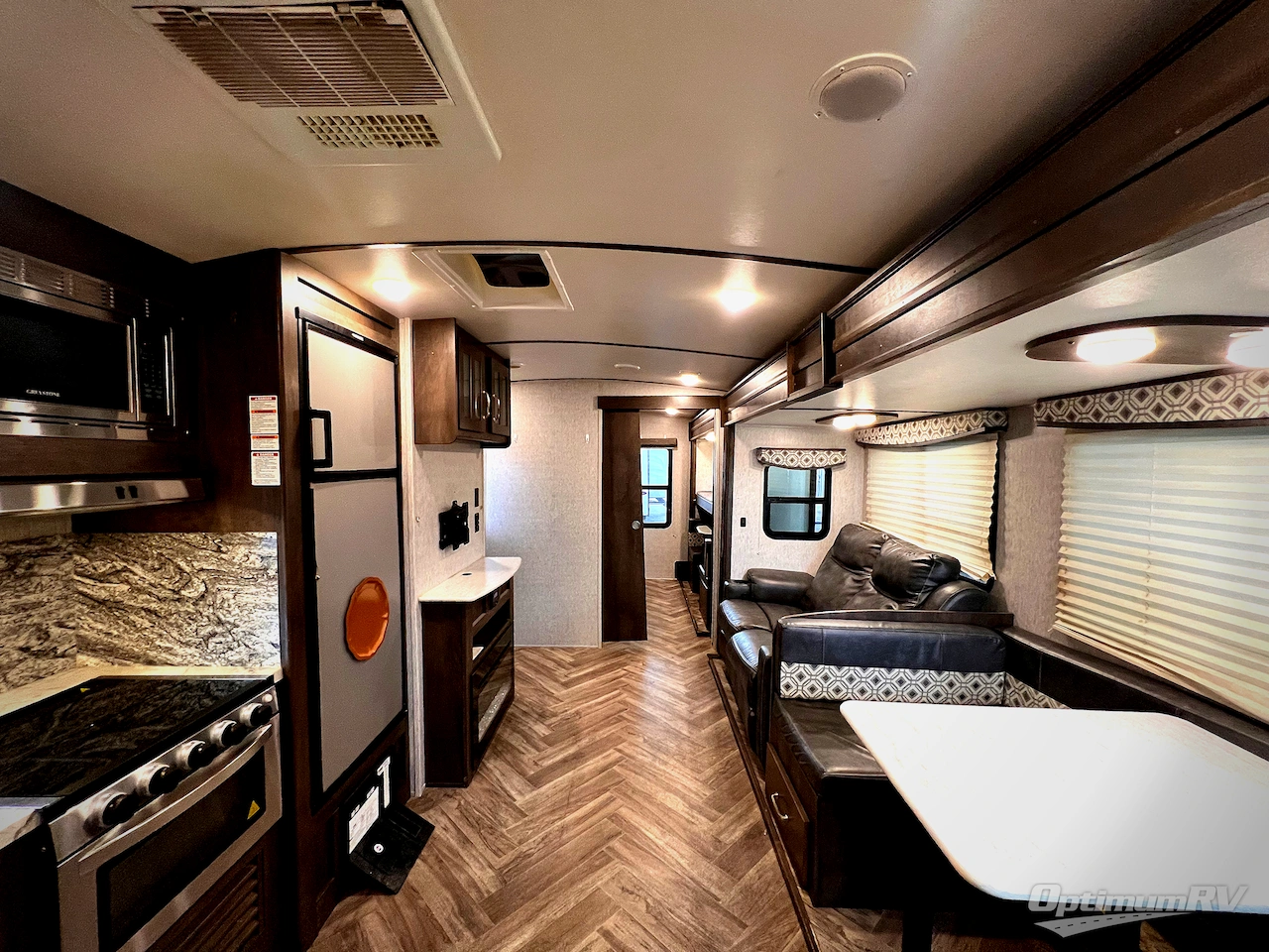 2021 Dutchmen Astoria 3203BH Photo 5