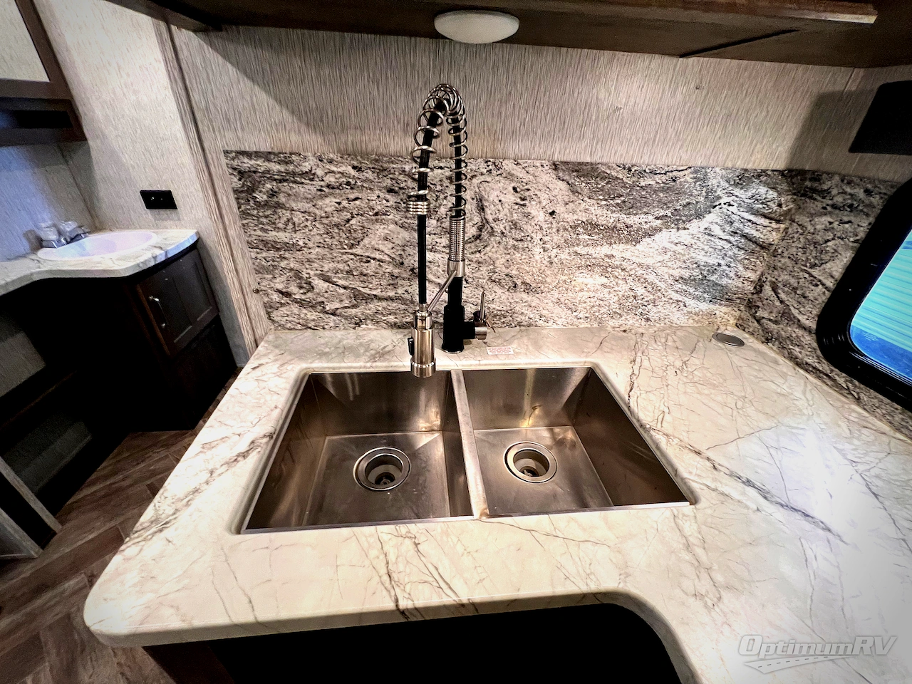 2021 Dutchmen Astoria 3203BH Photo 7