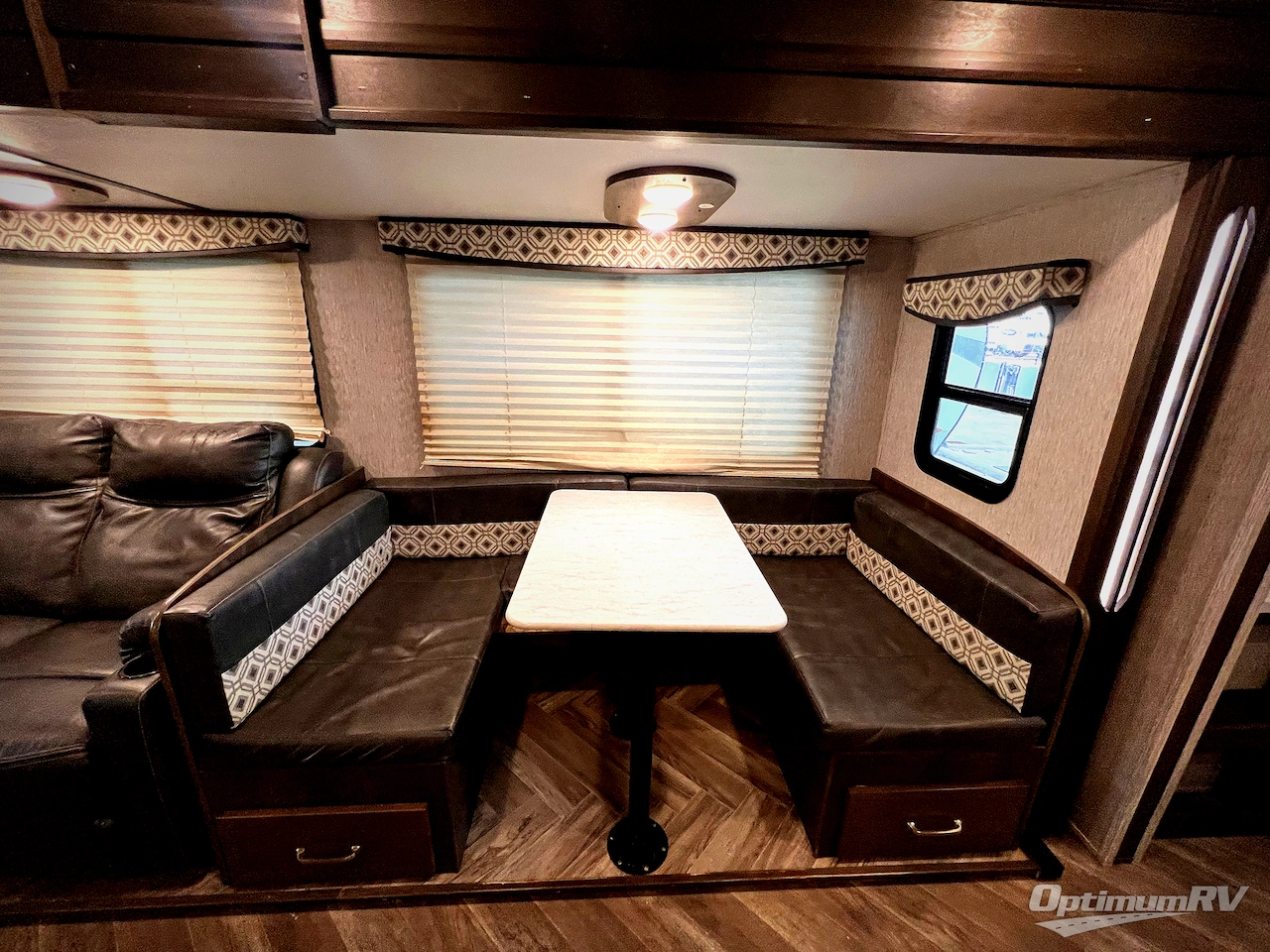 2021 Dutchmen Astoria 3203BH Photo 14
