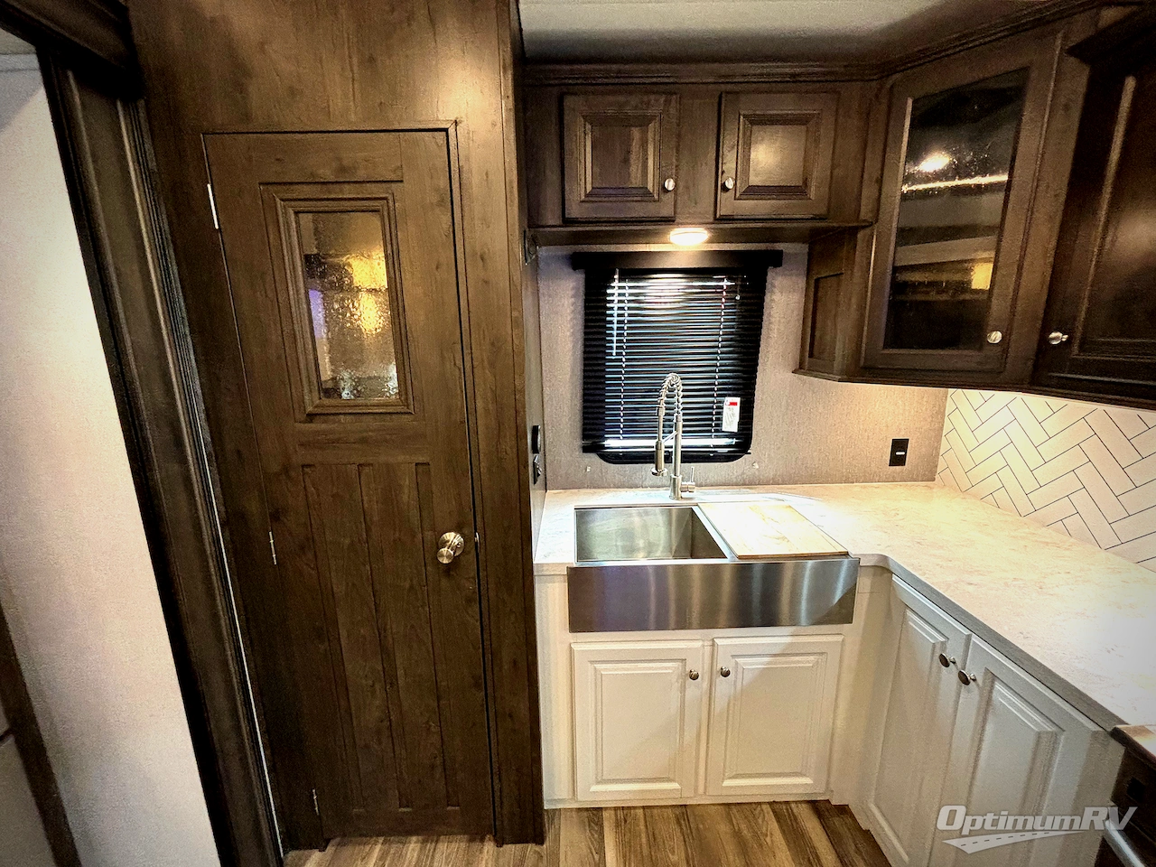 2021 Forest River Cardinal Luxury 390FBX Photo 7
