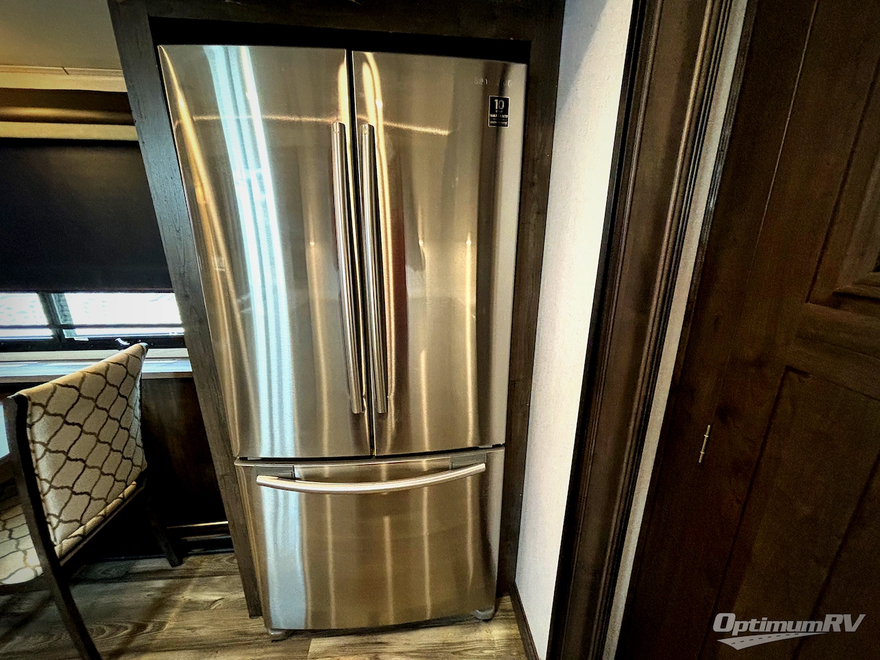 2021 Forest River Cardinal Luxury 390FBX Photo 9