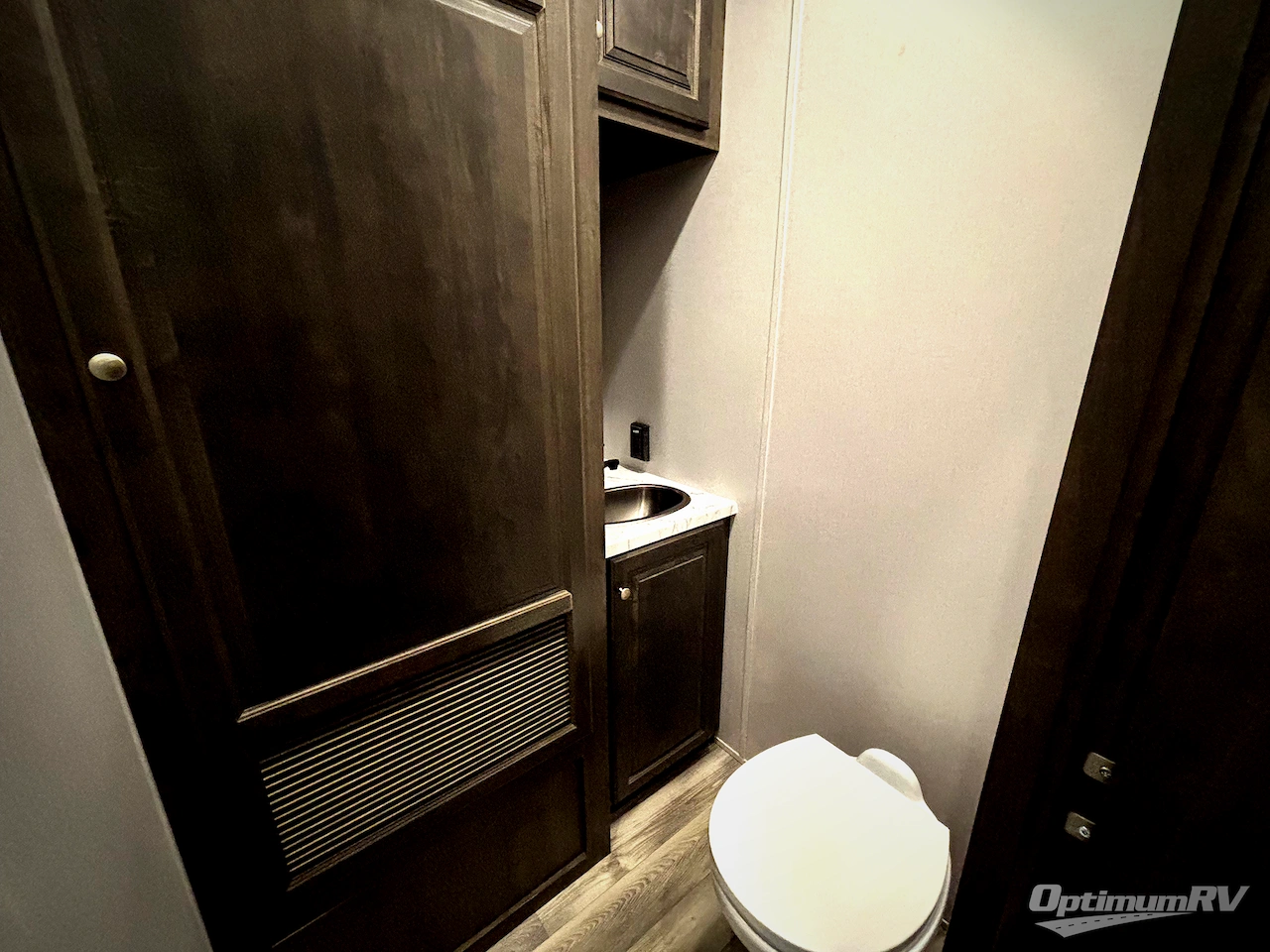 2021 Forest River Cardinal Luxury 390FBX Photo 15