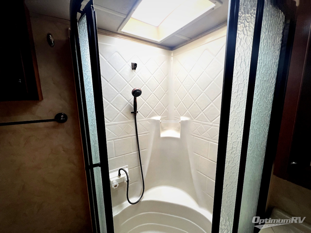 2011 Forest River Cedar Creek 34RLSA Photo 24