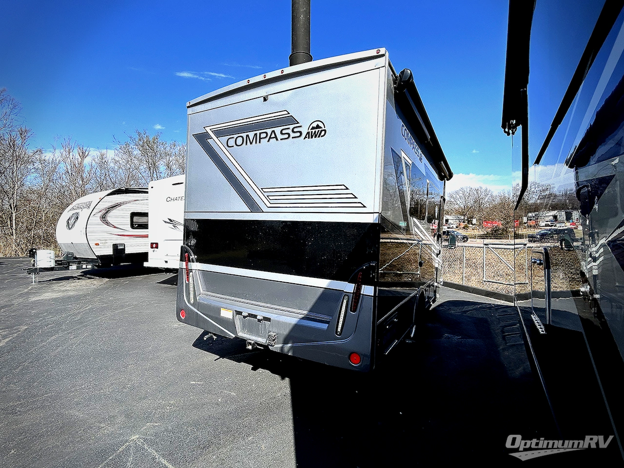 2023 Thor Compass AWD 23TE Photo 2