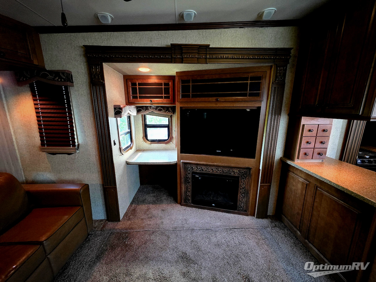 2013 Heartland Landmark SAN ANTONIO Photo 9