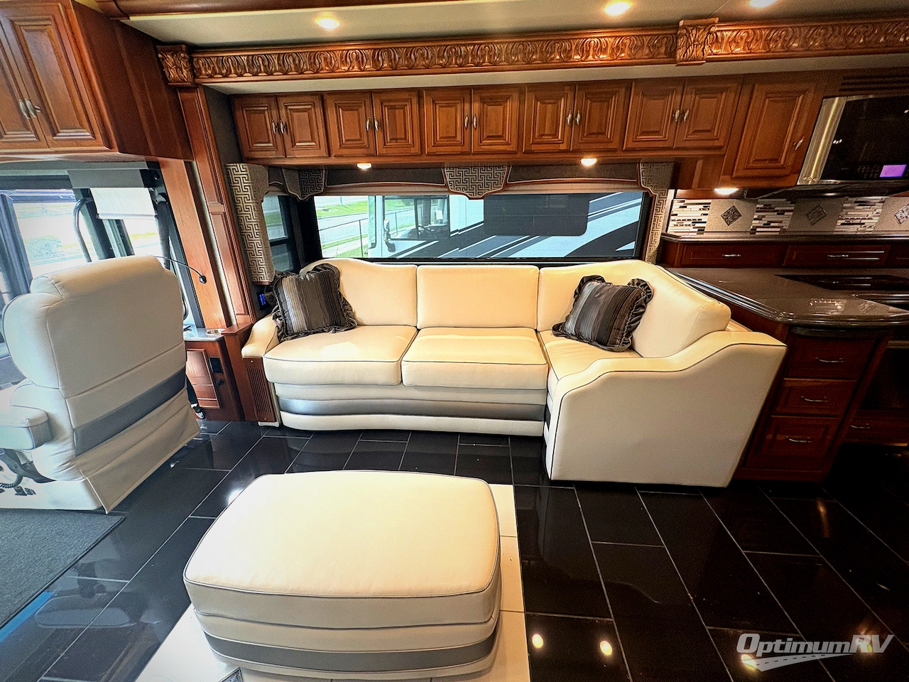 2016 Itasca Ellipse 42QD Photo 8