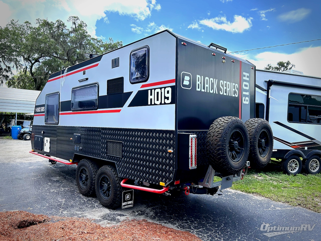 2024 Black Series Camper HQ Series HQ19 Photo 3