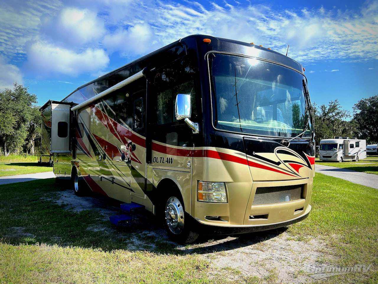 2015 Thor Outlaw 38RE Photo 1