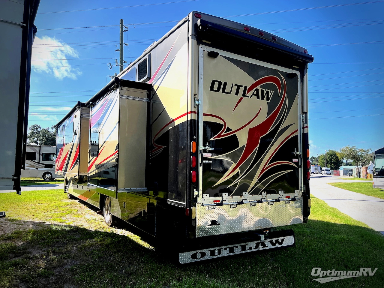 2015 Thor Outlaw 38RE Photo 2