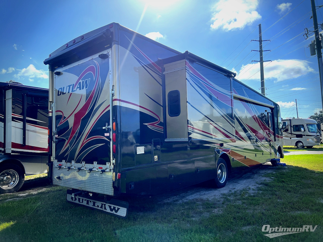 2015 Thor Outlaw 38RE Photo 3