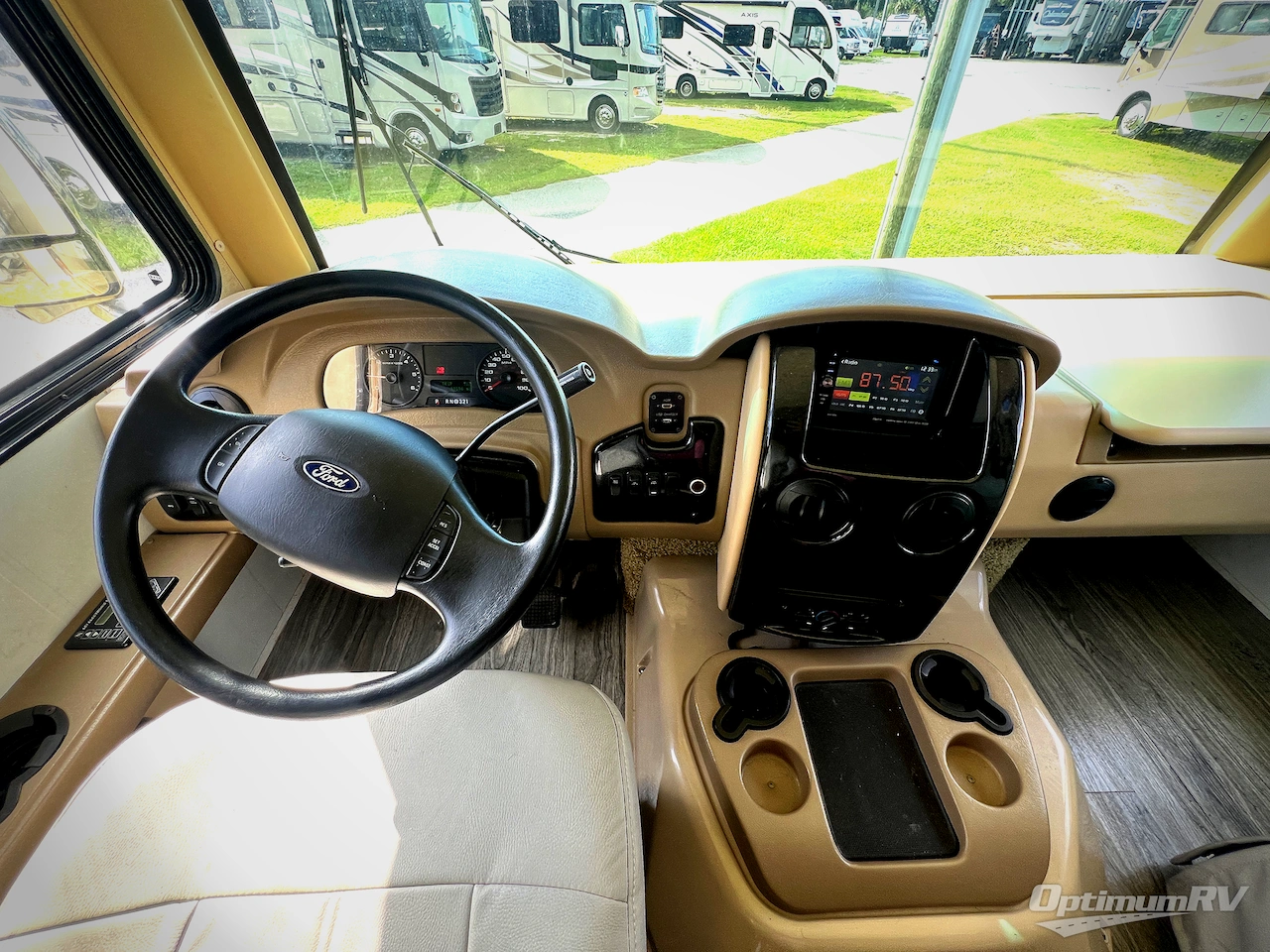 2015 Thor Outlaw 38RE Photo 7
