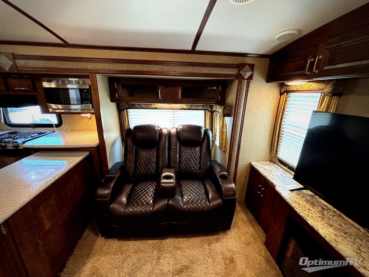 2019 Keystone Outback 326RL Photo 11