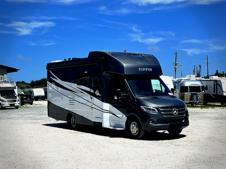 2023 Tiffin Wayfarer 25RW RV Photo 1