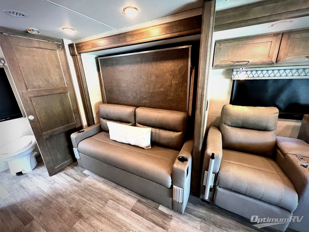 2023 Tiffin Wayfarer 25RW Photo 11