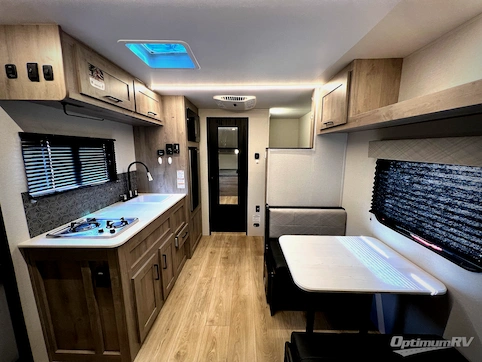 Used 2025 Cruiser Embrace EL17BH Featured Photo