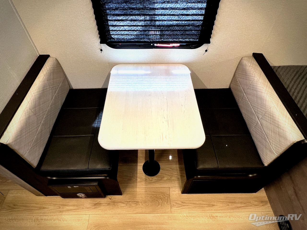 2025 Cruiser Embrace EL17BH Photo 14