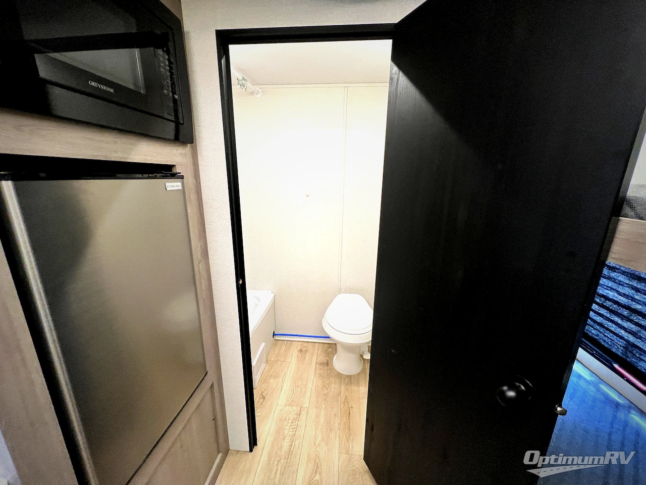 2025 Cruiser Embrace EL17BH Photo 26