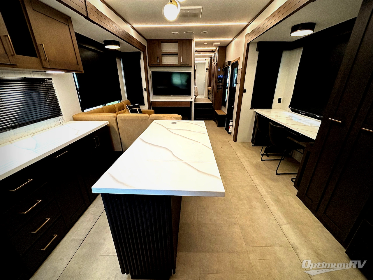 2025 Heartland Bighorn 391MFB Photo 5