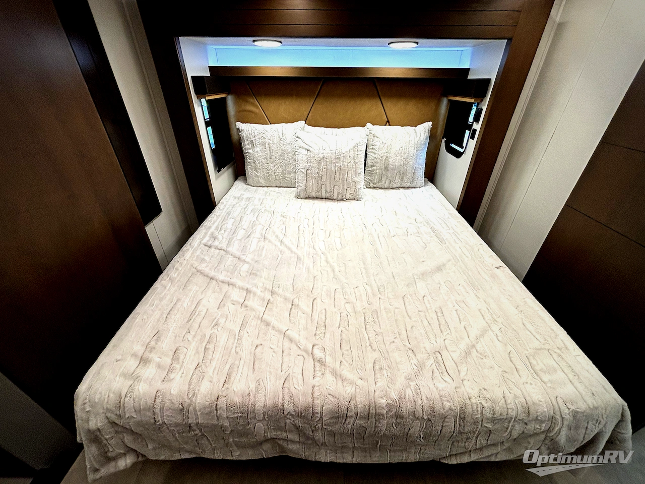 2025 Heartland Bighorn 391MFB Photo 14